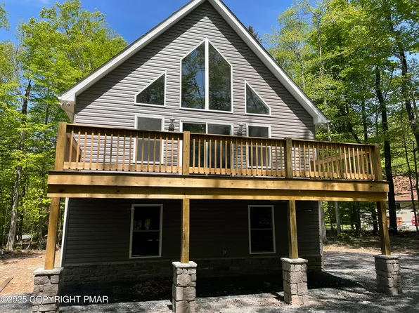 140 Oneida Dr, Pocono Lake, PA 18347