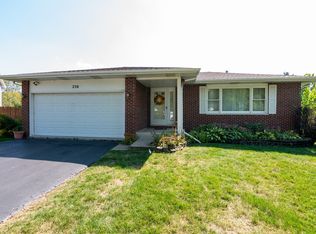 230 Eagle Ridge Ct, West Chicago, IL 60185