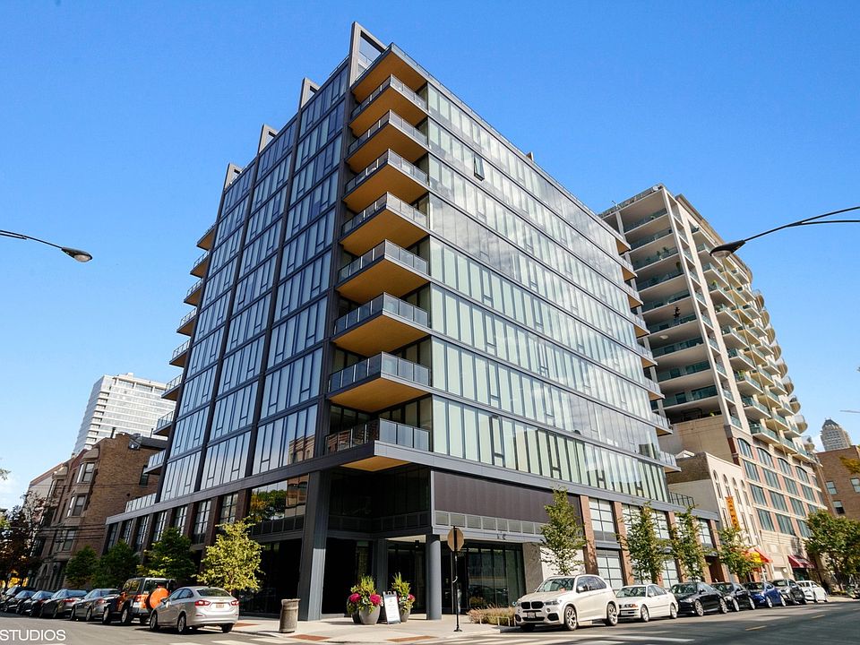 1st image of 366 W Superior St #Penthouse 2