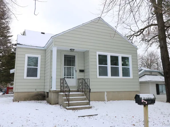 1812 Elizabeth St, Bay City, MI 48708