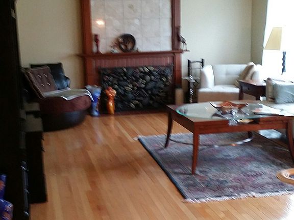 livingroom w fireplace