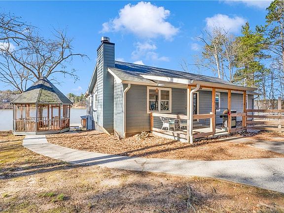 3rd image of 231 Cardinal Point