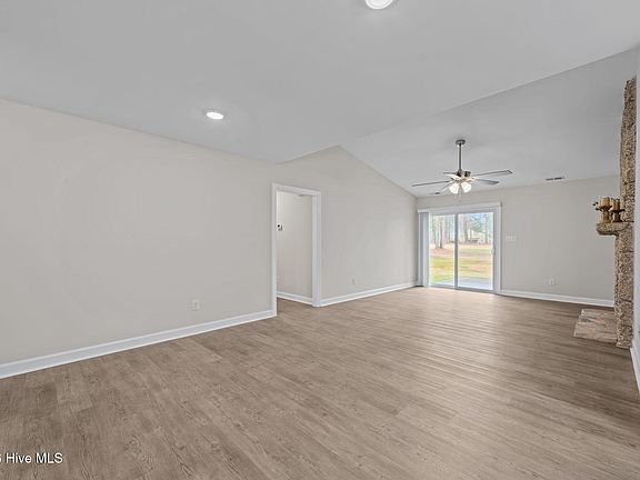 5th image of 707 Plantation Drive
