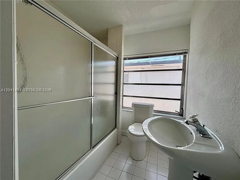 913 NW 22nd Pl #913 — Photo 11