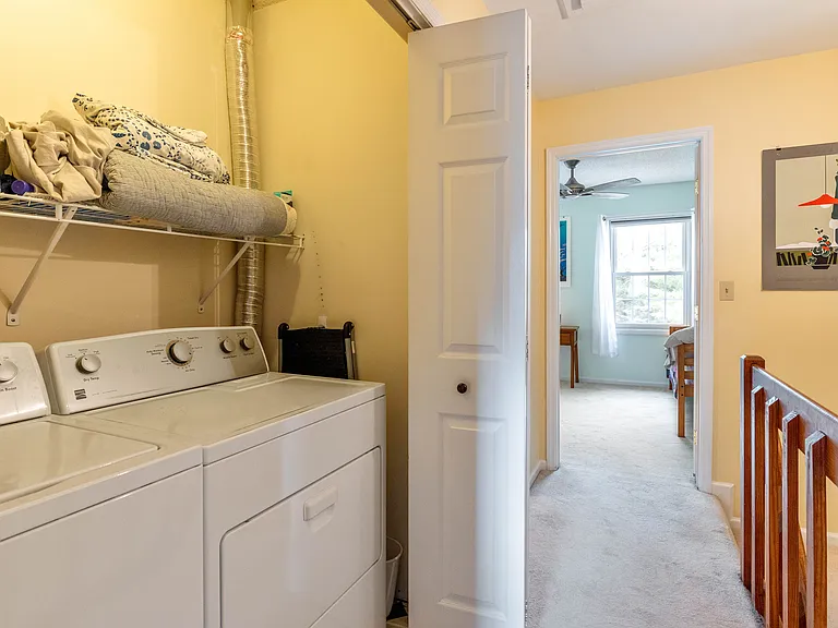 453 Westview Cir — Photo 13