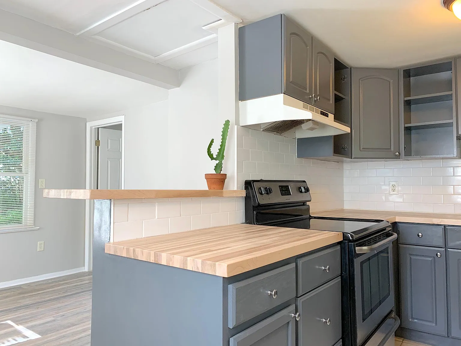 3220 Alamo Dr — Photo 4