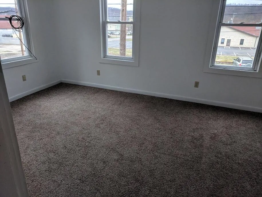 3 bed, $975 — Photo 3