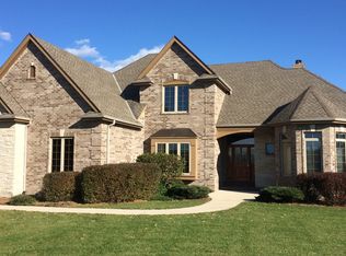 W295N9290 Joseph Ct, Hartland, WI 53029