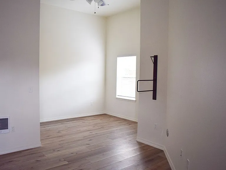 5120 N Lombard St — Photo 30