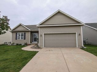 5418 Golden Leaf Trl, Madison, WI 53704