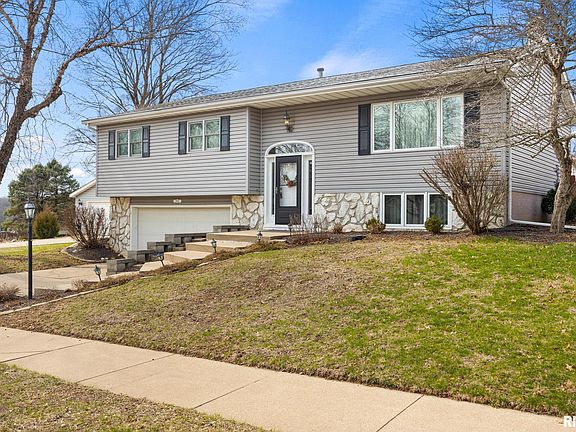 3rd image of 5909 W Ridgecrest Cir