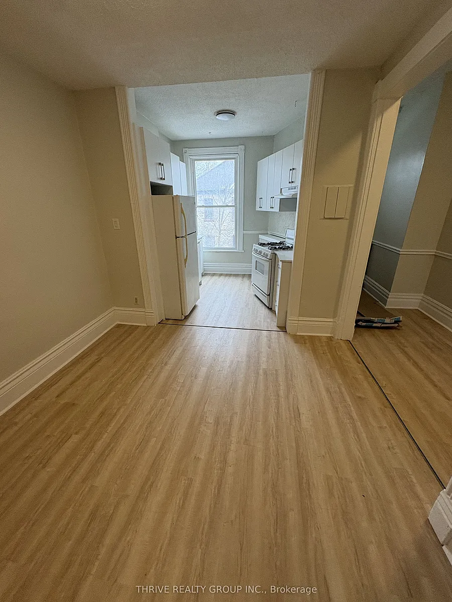 Building Photo - 466 Dufferin Ave #4