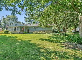 1165 E 2nd St, Coal City, IL 60416