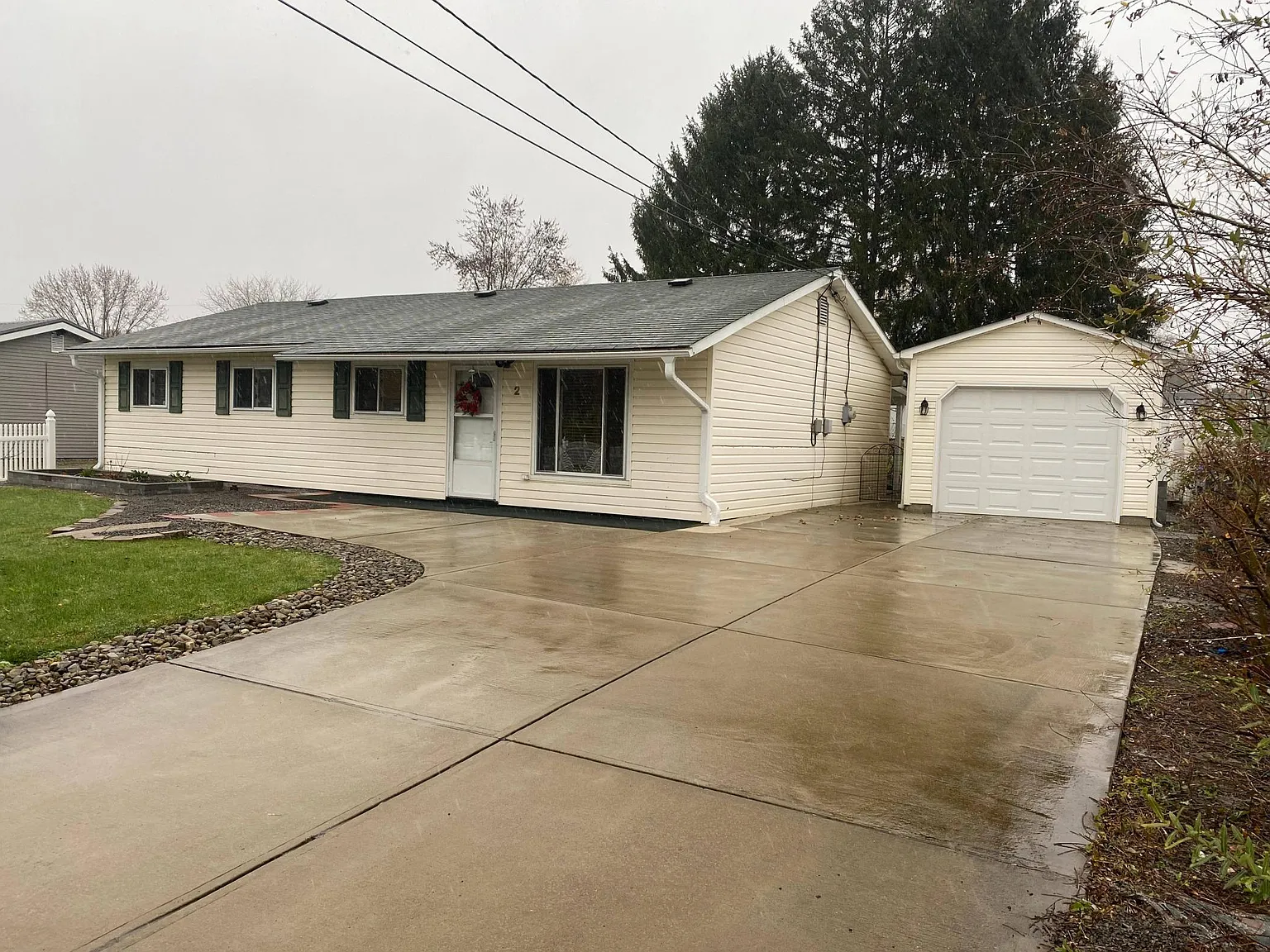 2 Dover Dr — Photo 1