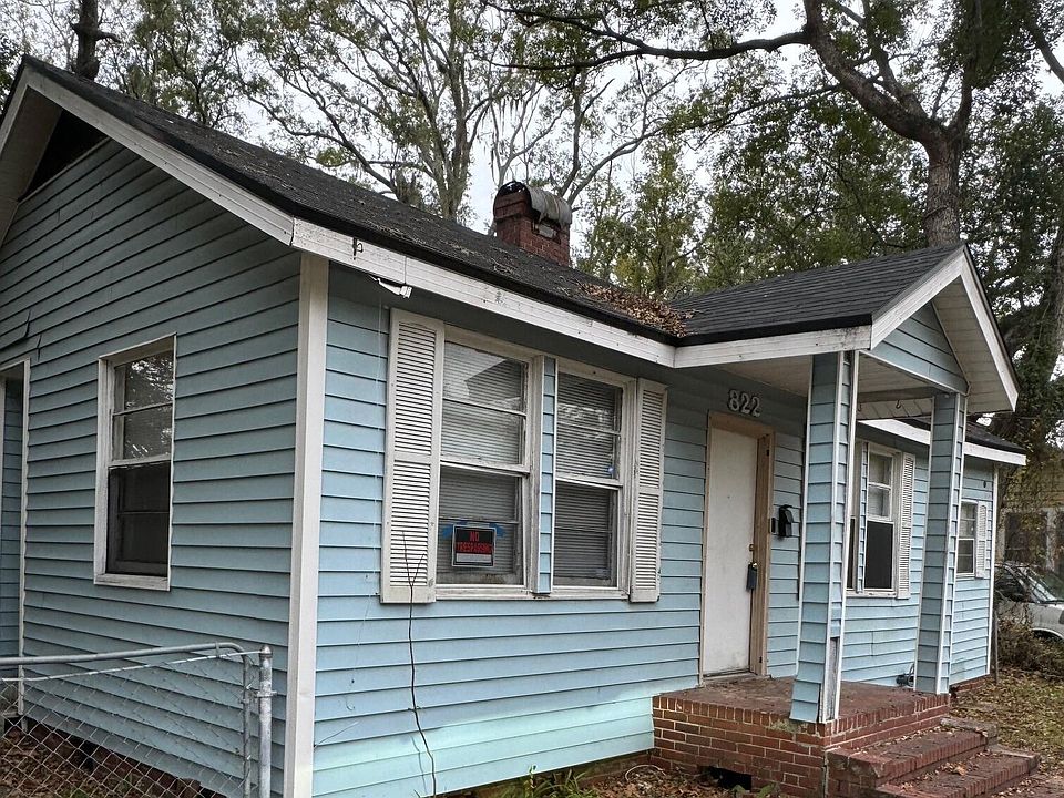 1st image of 822 SARANAC Street