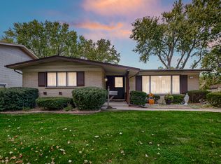 404 N Illinois Ave, Glenwood, IL 60425