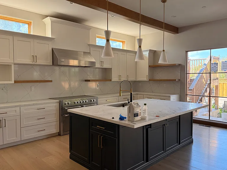 1139 Roy Ave — Photo 8