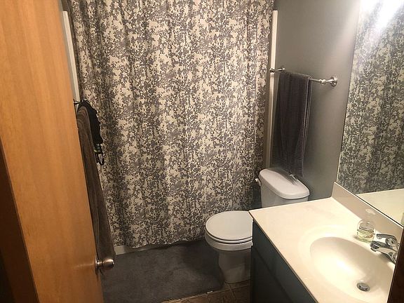 4th image of 1215 Amelia Dr APT 2