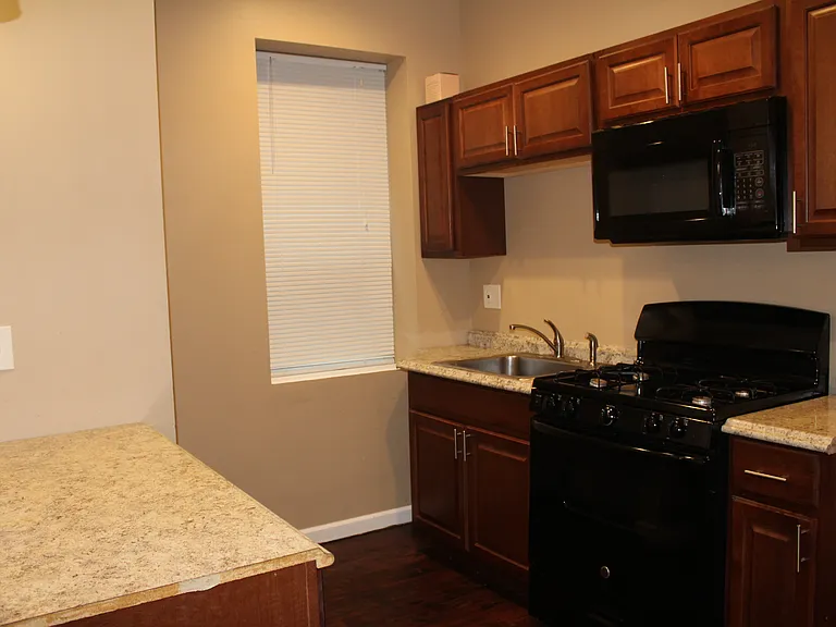 4263 Russell Blvd #4263 — Photo 3