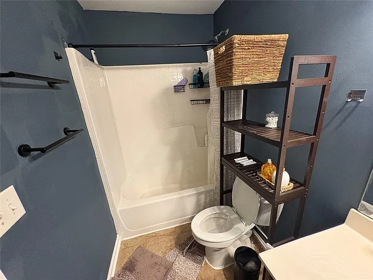 180 Village Green Ct SW #B — Photo 9