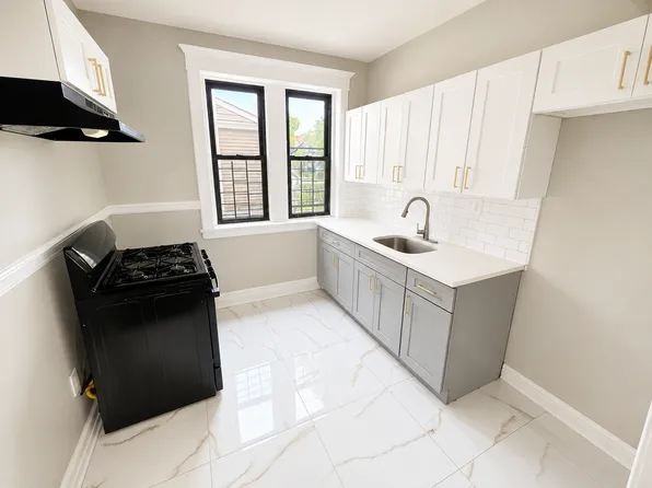 4 Carnegie Ave APT 4, East Orange, NJ 07018