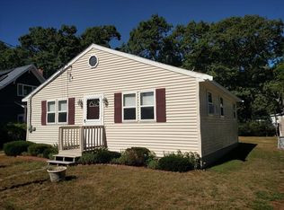 114 Choctaw Dr, Buzzards Bay, MA 02532