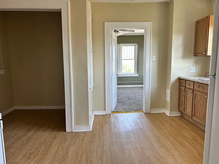 119 S A St #6 — Photo 14