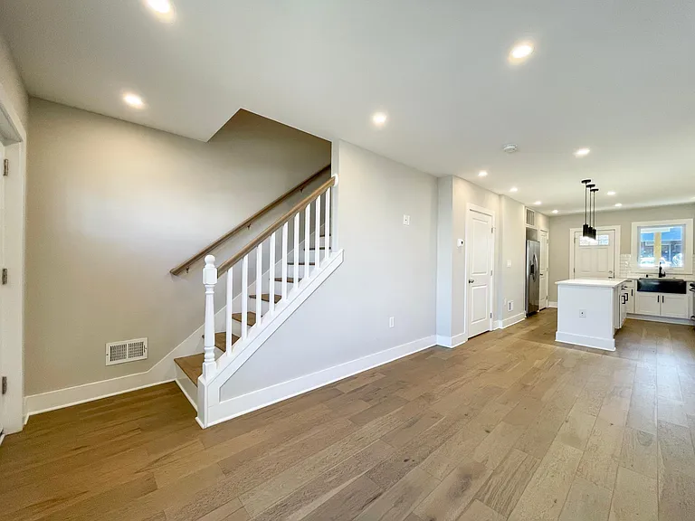 1267 Emerson St NE — Photo 3
