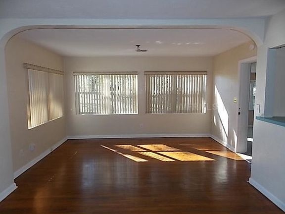 4th image of 2588 Parkway Dr
