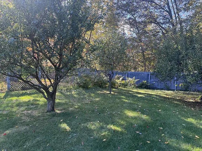 16 Richards Dr — Photo 43