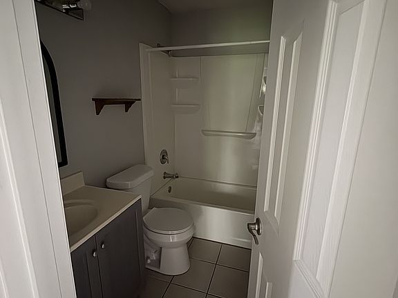 5th image of 7351 Glenwood Ave
