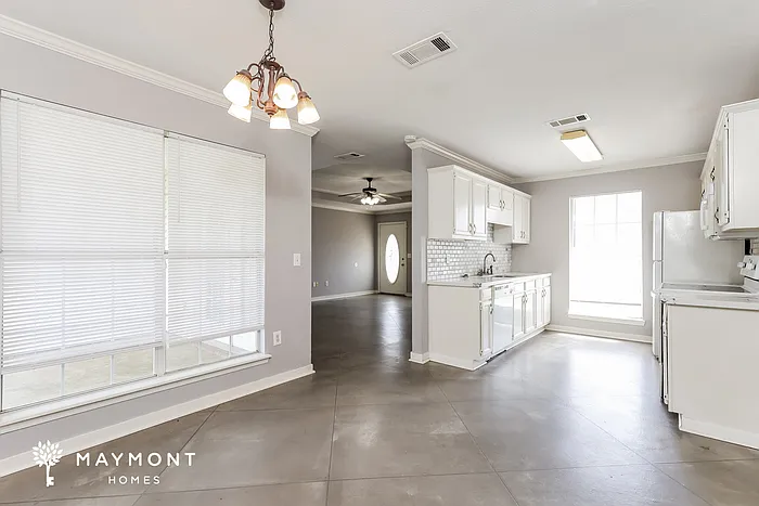 102 Red Oak Cv — Photo 5