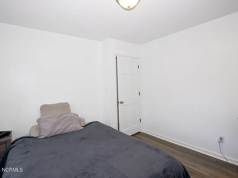 901 Glendale Dr — Photo 25