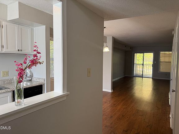 4th image of 134 Schultz St
