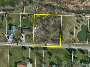 Fohl St SW, Navarre, OH 44662