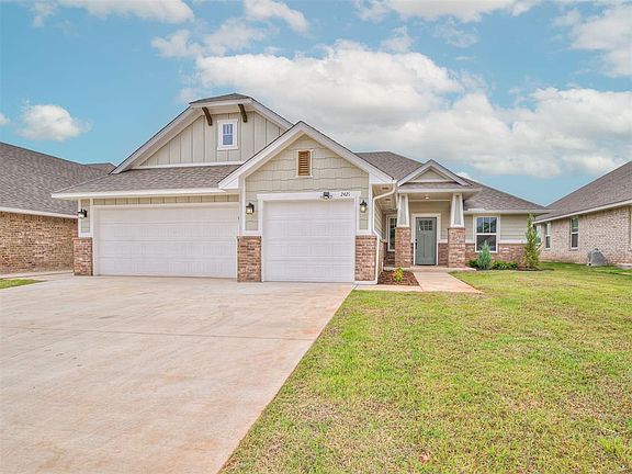 3rd image of 2421 Creekview Trl