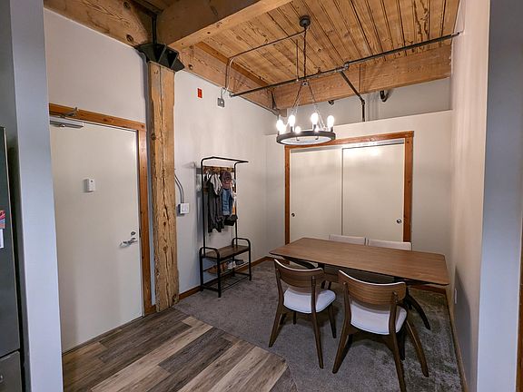 4th image of 940 Monroe Ave NW #305