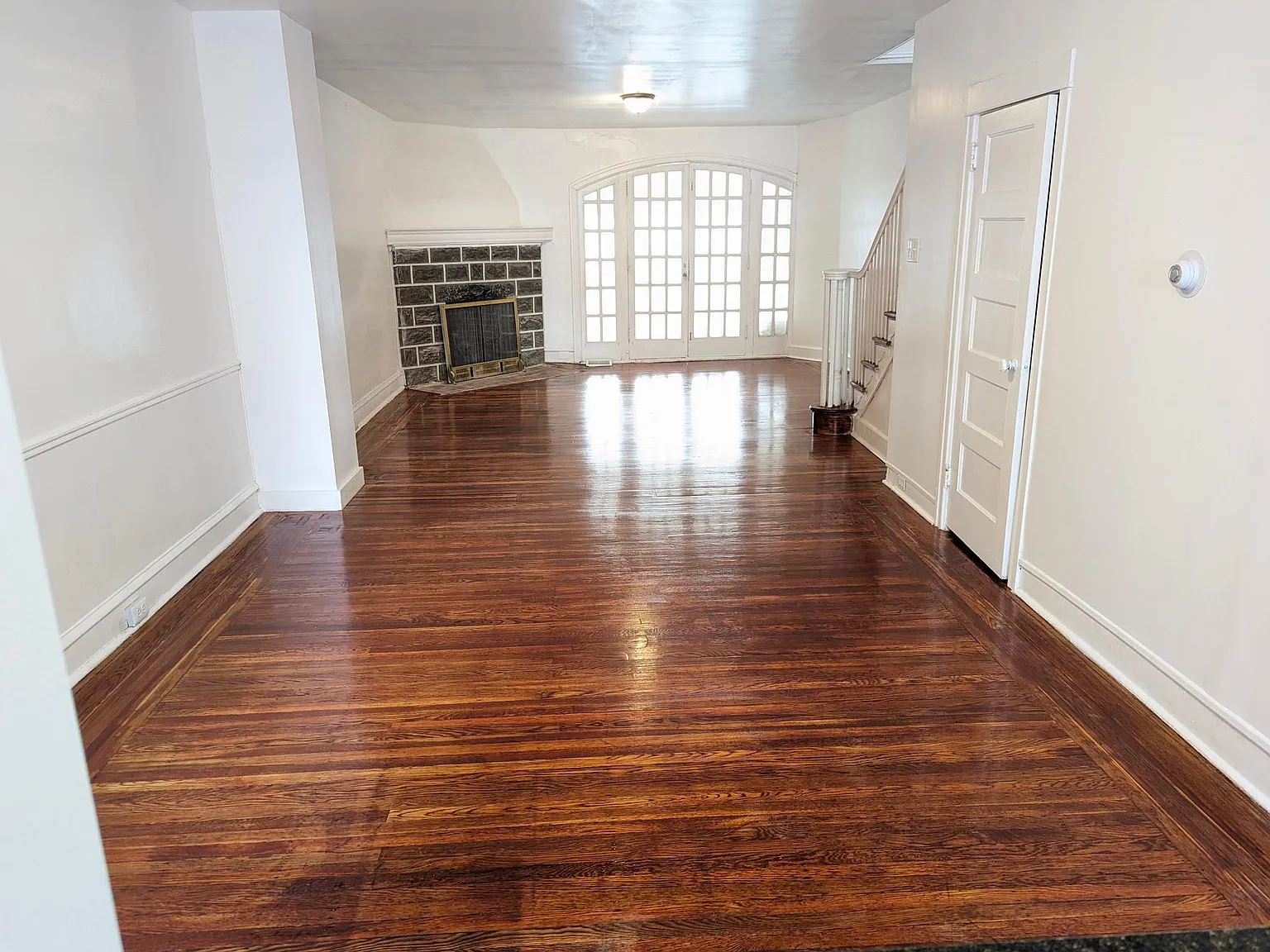3 bed, 1.5 bath, 1495 sqft, $1,890 — Photo 4