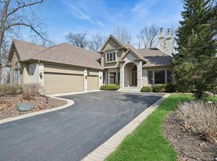 1065 Vineyard Dr, Gurnee, IL 60031