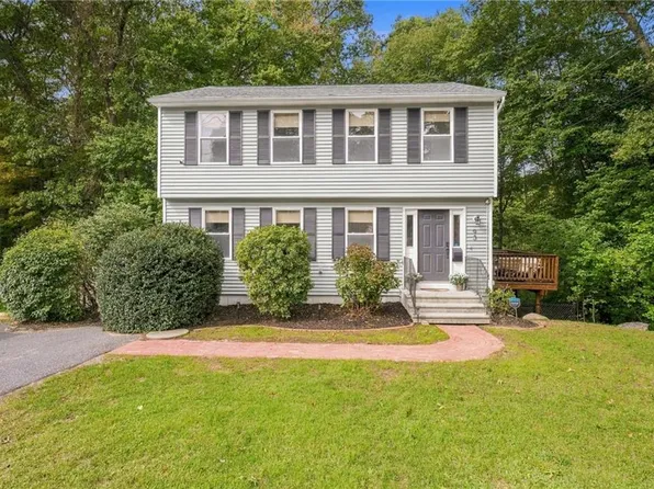 93 Pilgrim Ave, Coventry, RI 02816