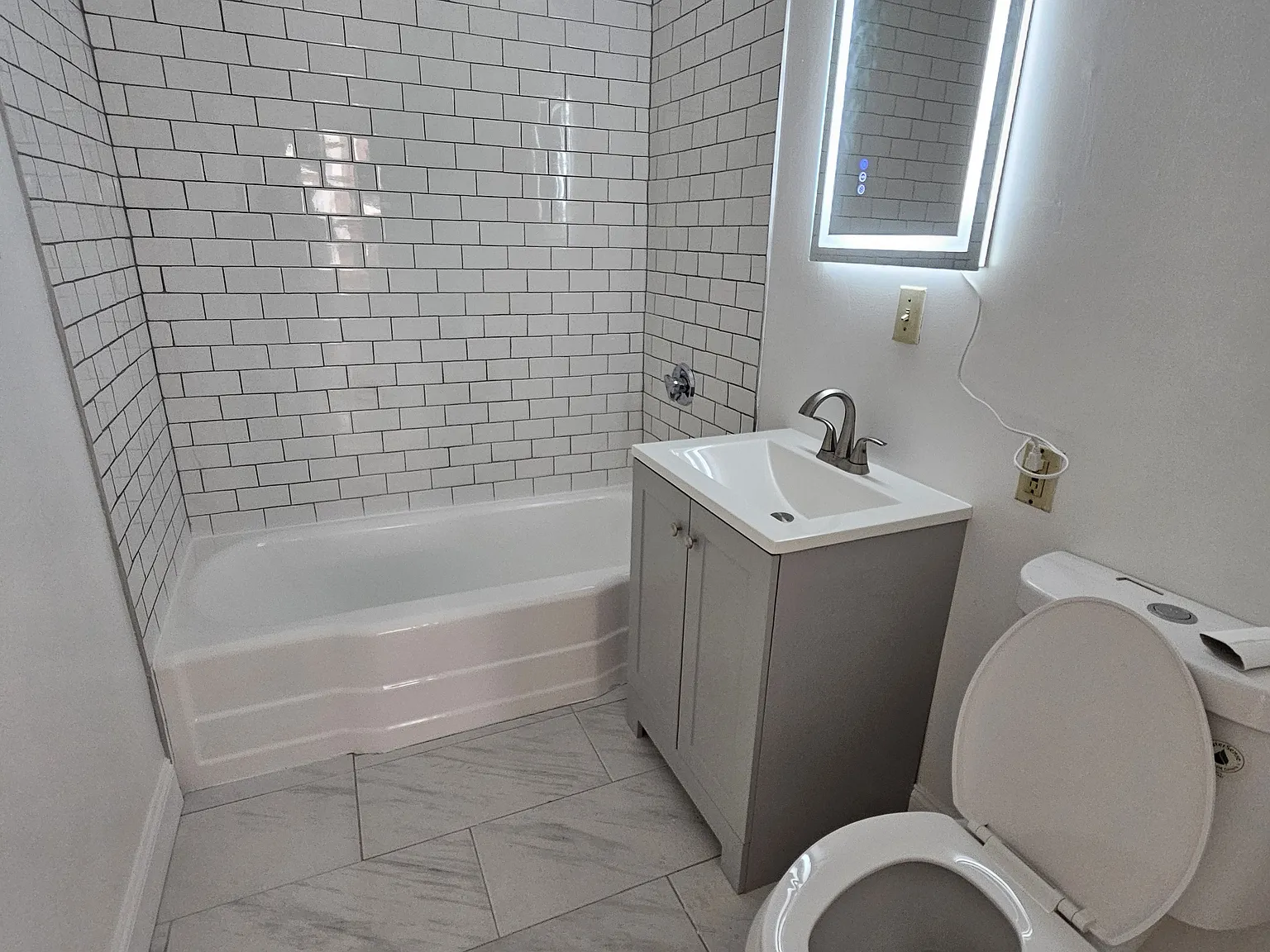 4 bed, 1254 sqft, $3,500 — Photo 3