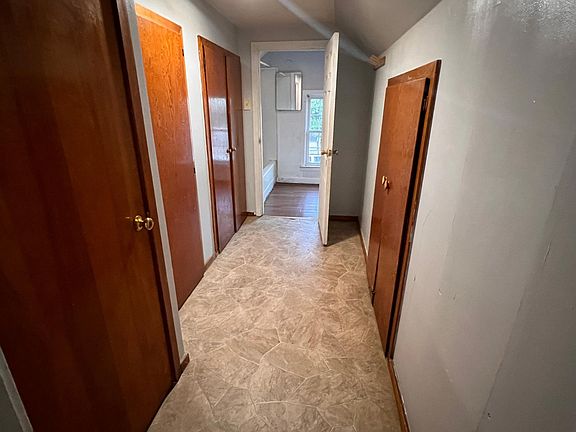4th image of 39 1/2 W 18th St #2