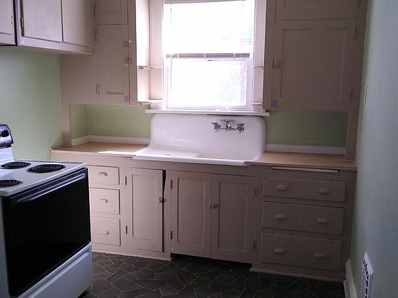 5th image of 312 N McLean St #C
