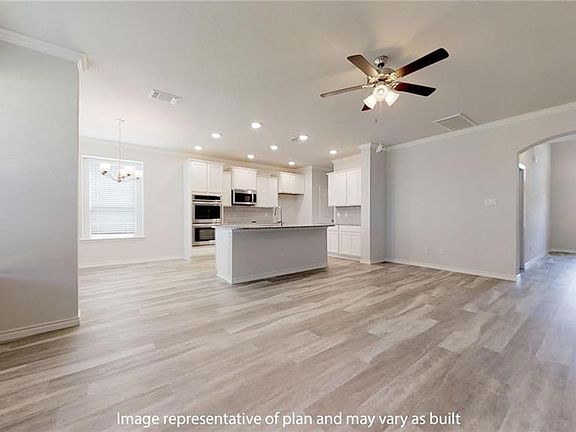 4th image of 304 Danielle Dr