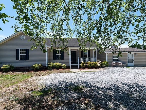 2nd image of 26 Weatherspoon Ln