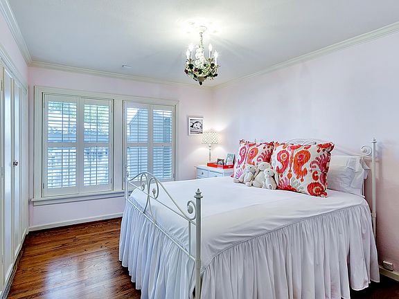 5th image of 3709 Lenox Dr
