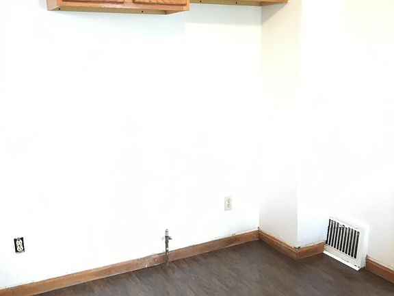 4th image of 903 Warren Ave