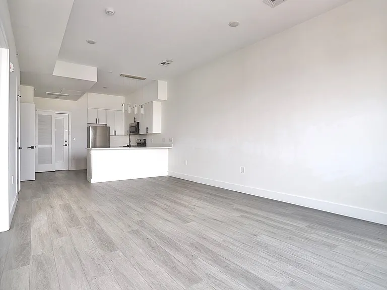 425 Avenue C #504 — Photo 11