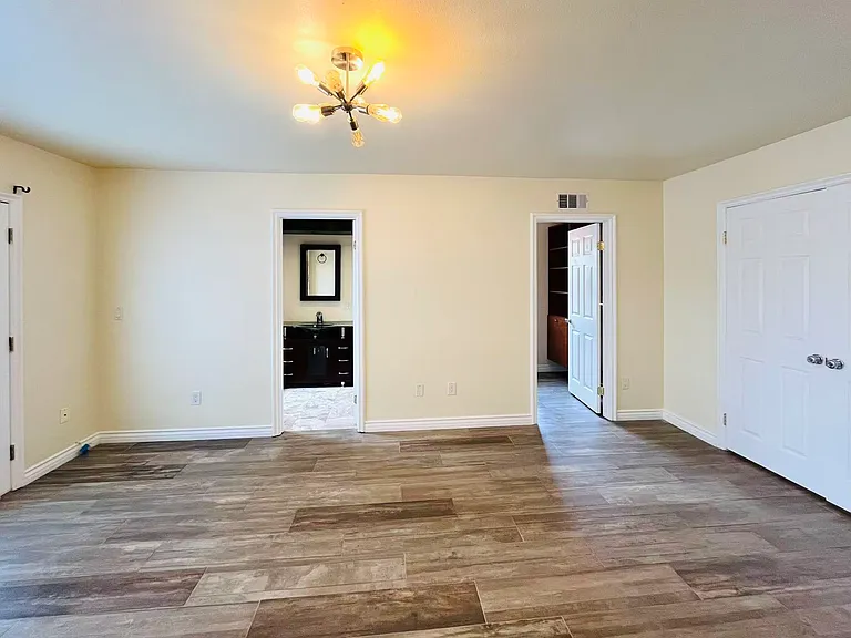 1800 Yermo Pl — Photo 25