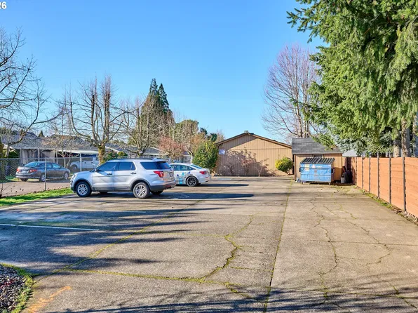 880 N Pershing St, Mount Angel, OR 97362